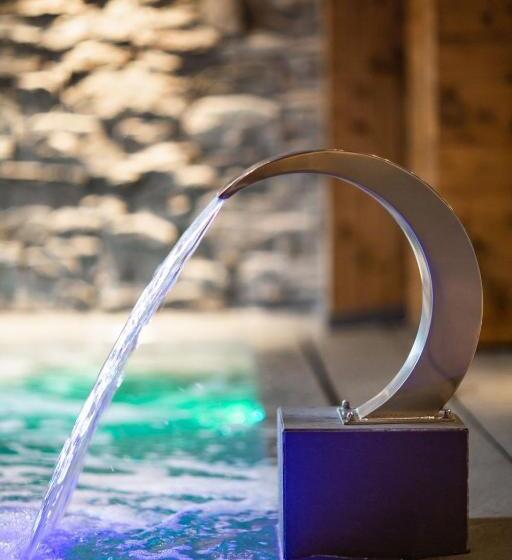 هتل Hôtel Champs Fleuris Morzine