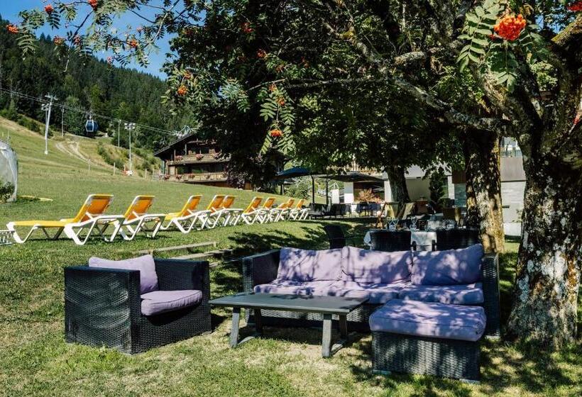 هتل Hôtel Champs Fleuris Morzine