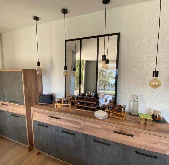 هتل Hôtel Le Picardy
