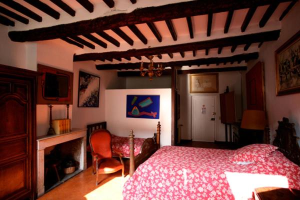 هتل Hôtel Les Arcades