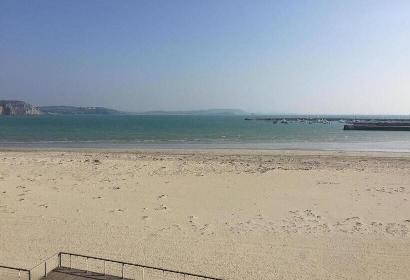 هتل Hôtel & Restaurant De La Plage