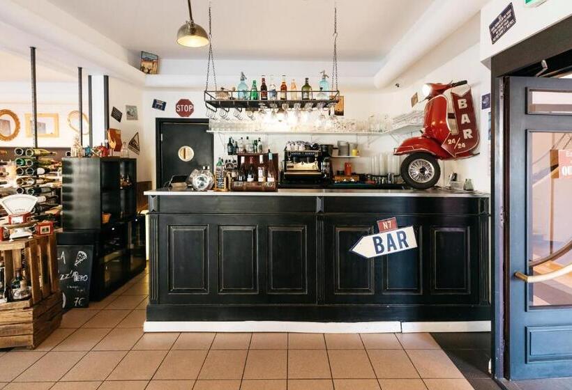 ホテル Hôtel Restaurant La Voile   Le Dock Er