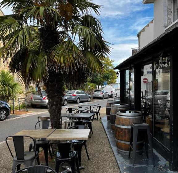 ホテル Hôtel Restaurant La Voile   Le Dock Er