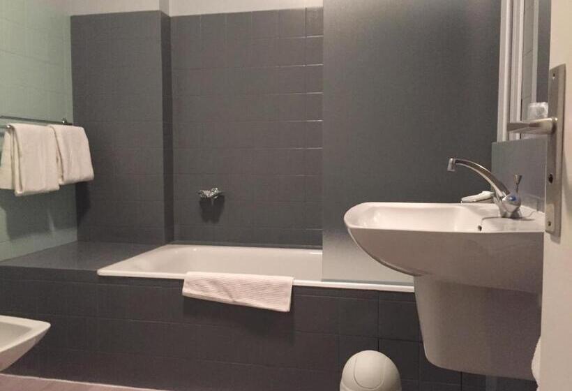 ホテル Hôtel Restaurant La Voile   Le Dock Er