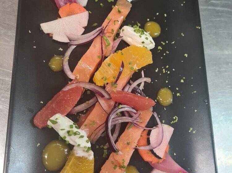 호텔 Hôtel Restaurant Le Victor Hugo