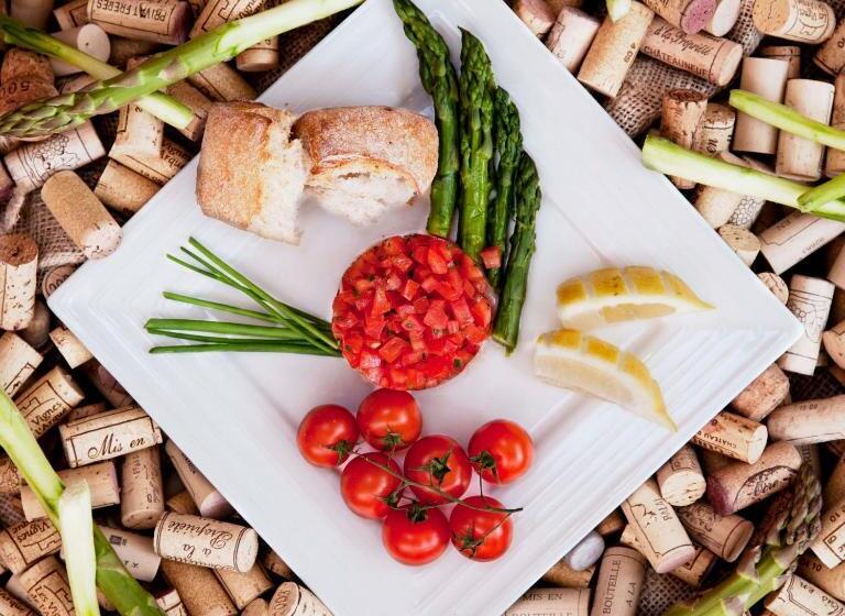 הוסטל Logis Hotel L  Auberge D Uzes