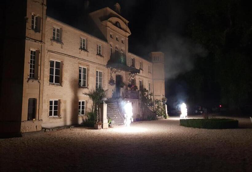 تختخواب و صبحانه Chateau Du Four De Vaux