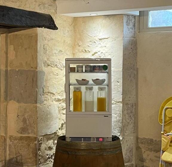 تختخواب و صبحانه Chateau Du Four De Vaux