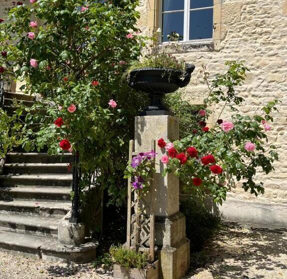 تختخواب و صبحانه Chateau Du Four De Vaux