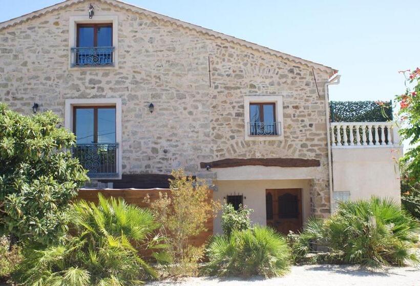 تختخواب و صبحانه La Bastide De L'olivier
