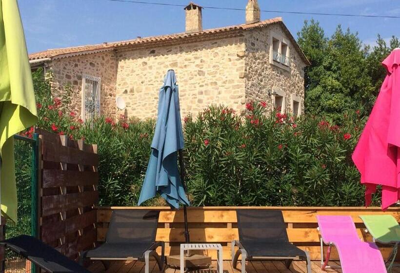 تختخواب و صبحانه La Bastide De L'olivier