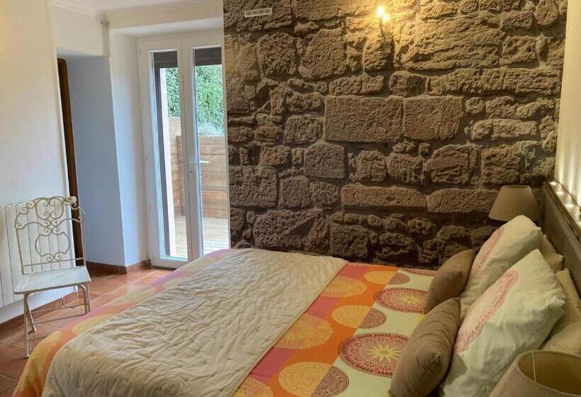 تختخواب و صبحانه La Bastide De L'olivier