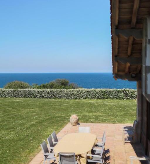 تختخواب و صبحانه La Maison Tamarin