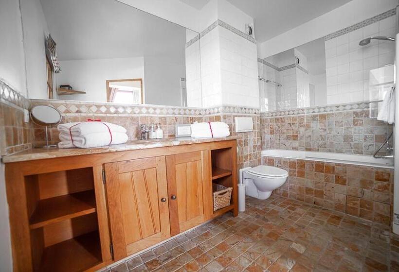 تختخواب و صبحانه La Maison Tamarin