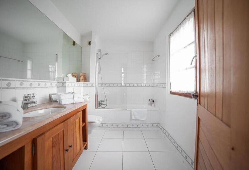 تختخواب و صبحانه La Maison Tamarin