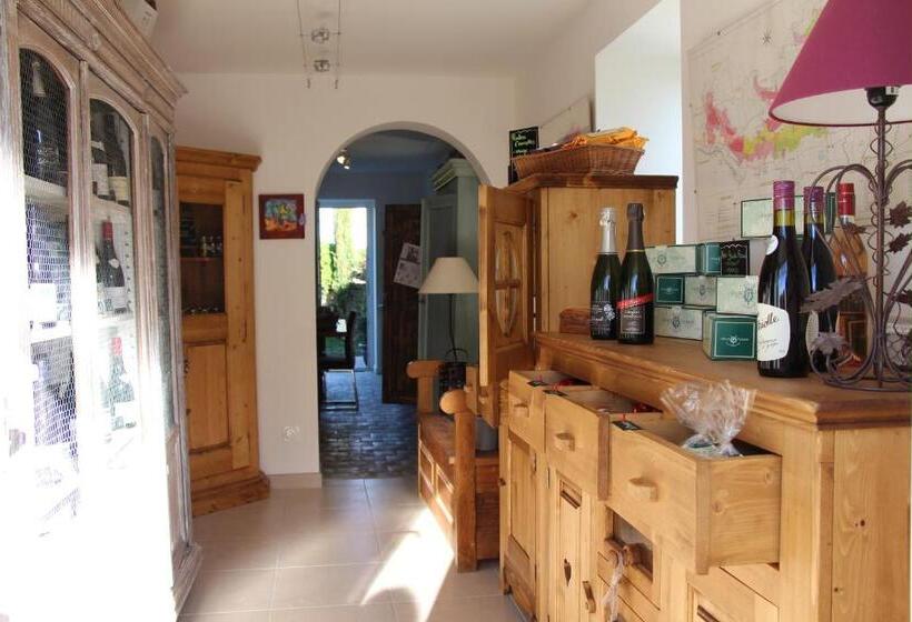 تختخواب و صبحانه Le Clos De La Challangette
