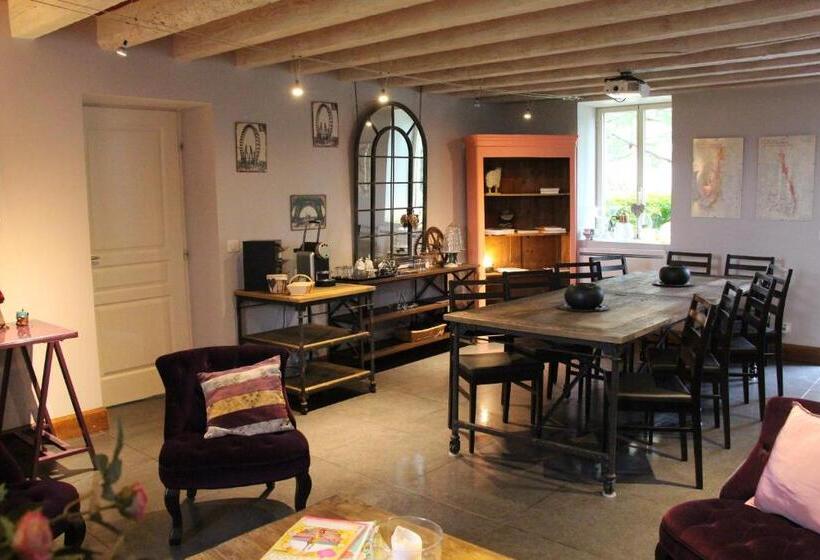 تختخواب و صبحانه Le Clos De La Challangette