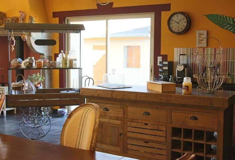 تختخواب و صبحانه Le Clos De La Challangette