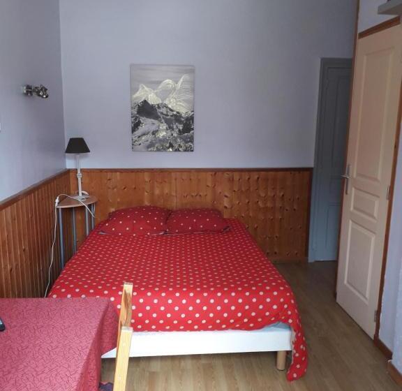 تختخواب و صبحانه Pension Saint Antoine