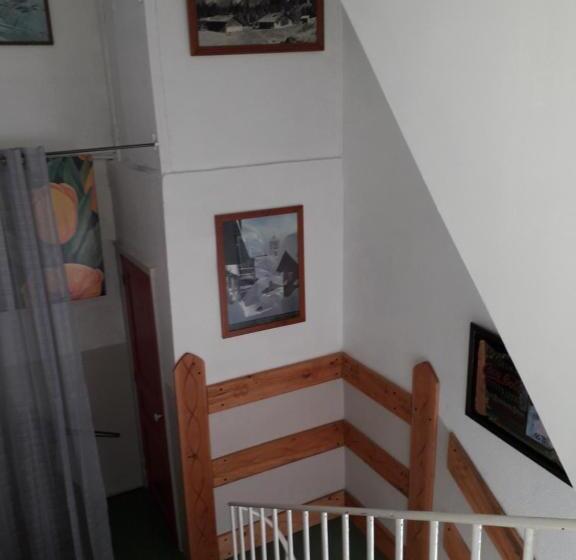 تختخواب و صبحانه Pension Saint Antoine