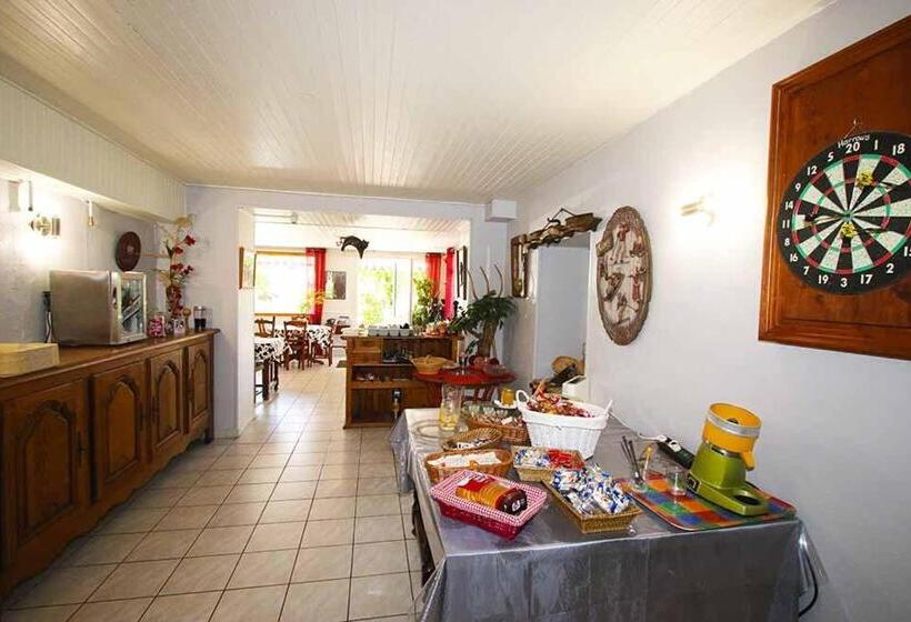تختخواب و صبحانه Pension Saint Antoine