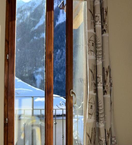 Chalet Hotel La Tarine