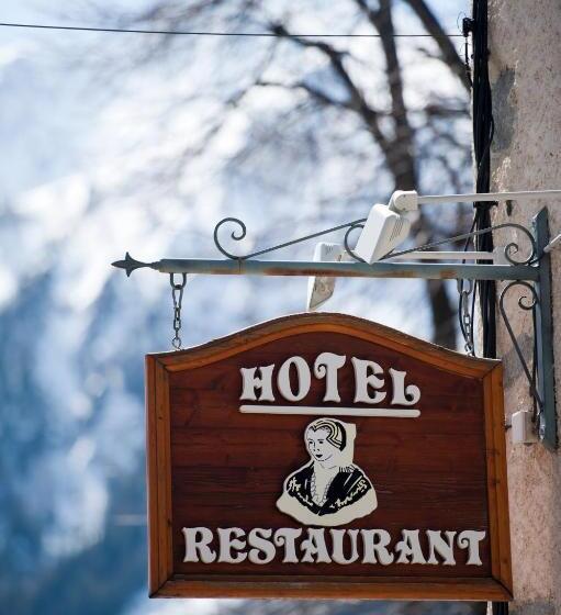 Chalet Hotel La Tarine