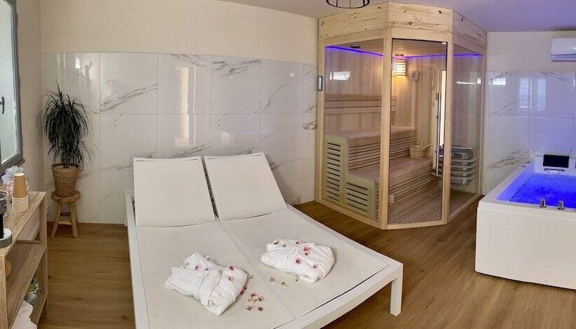 هتل Calavita Rooftop & Spa