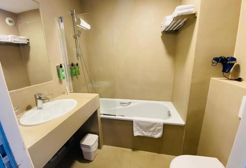 בית מלון כפרי Hôtel & Appart Hôtel Olatua