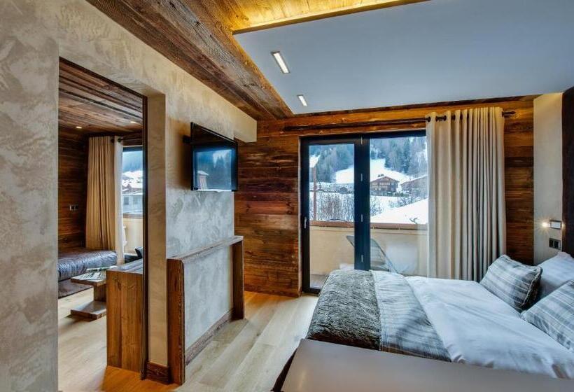 酒店 Hôtel Chalet Les Ecureuils Restaurant, Sauna & Spa Garage