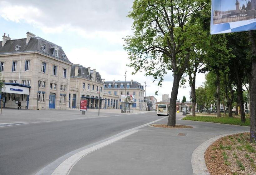 هتل Hôtel De Paris