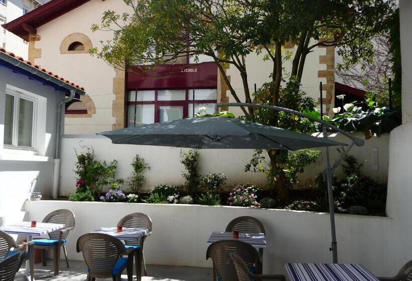 בית מלון כפרי Hôtel Le Saphir