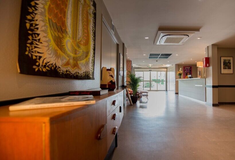 هتل Kyriad Bordeaux Sud  Villenave D Ornon