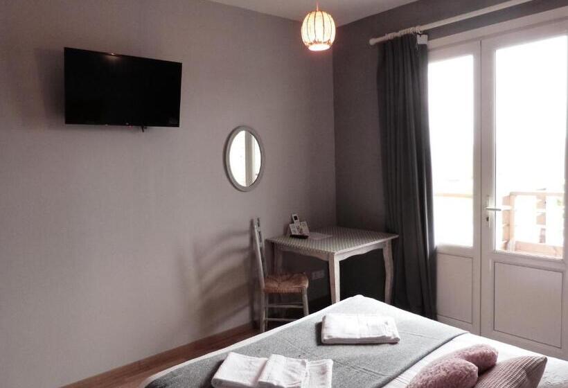 هتل Logis Hôtel Restaurant La Borie