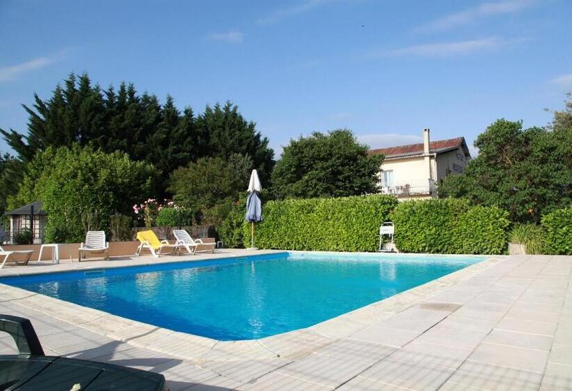 هتل Logis Hôtel Restaurant La Borie