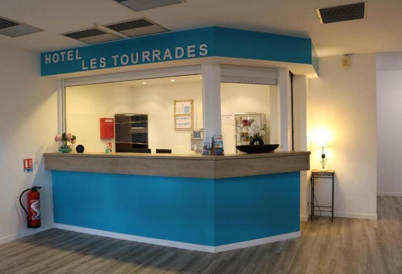 هتل Les Tourrades
