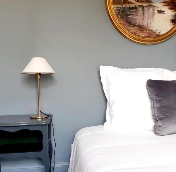 هتل Saint Charles Hôtel & Coliving Biarritz