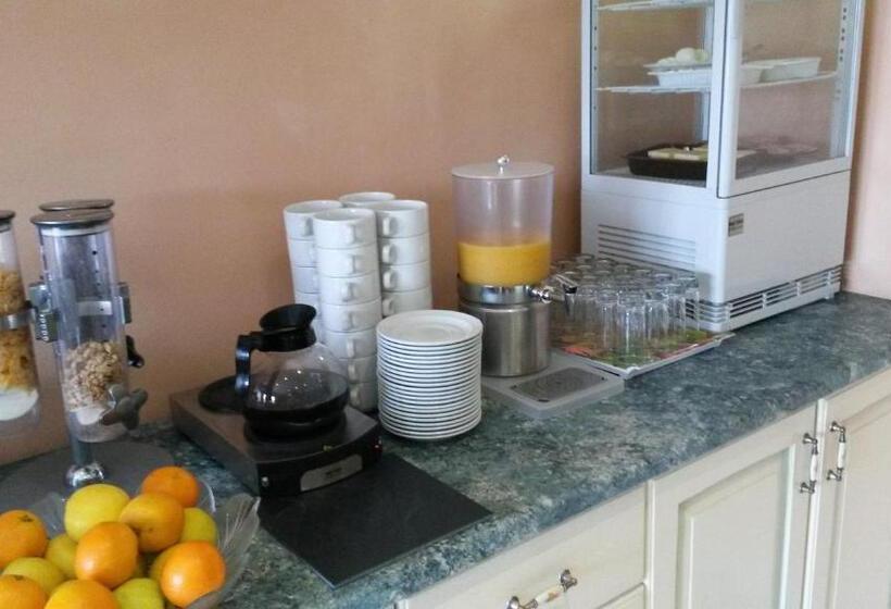 Отель Tour Hôtel