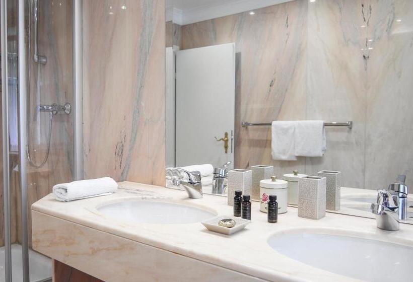 تختخواب و صبحانه Villa Adolphine