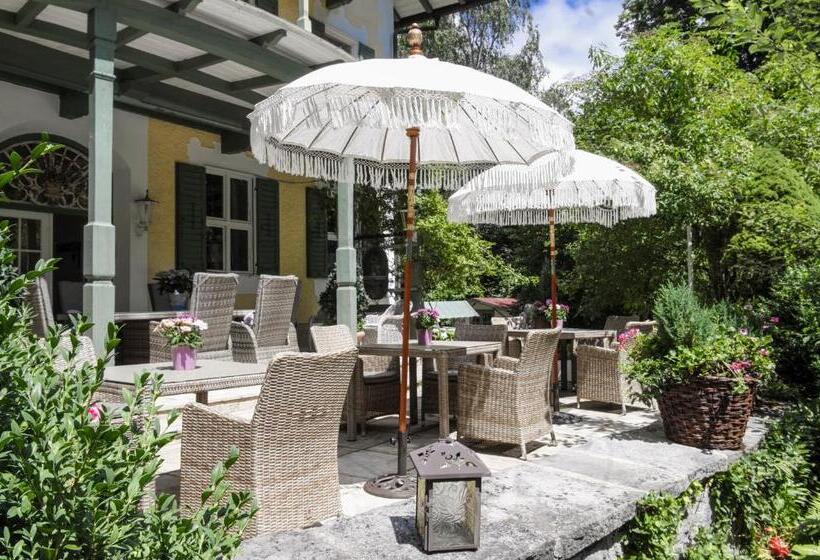 تختخواب و صبحانه Villa Adolphine