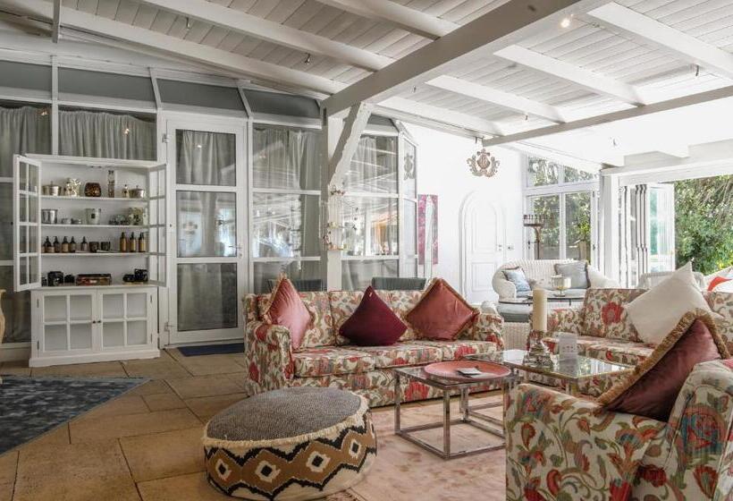 تختخواب و صبحانه Villa Adolphine