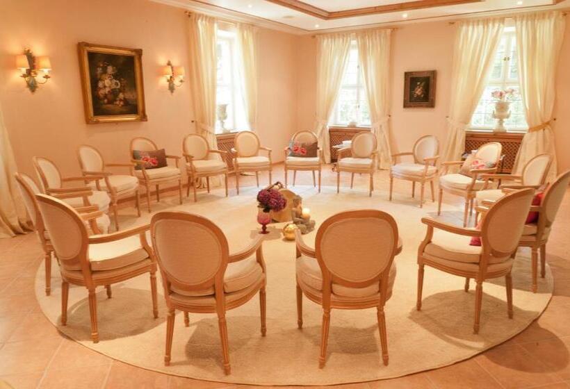 تختخواب و صبحانه Villa Adolphine