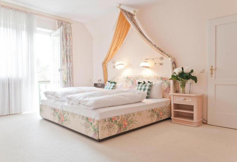 تختخواب و صبحانه Villa Adolphine