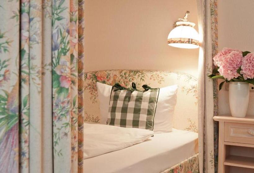 تختخواب و صبحانه Villa Adolphine