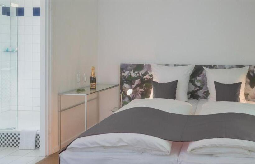 Отель Eurostrand Resort Moseltal