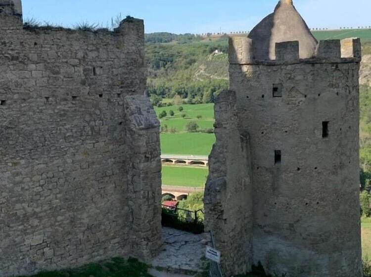 هتل Garni Zum Rebstock