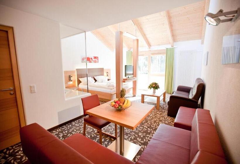 هتل Und Appartementhof Waldeck