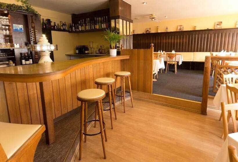 בית מלון כפרי Weinhaus Weis