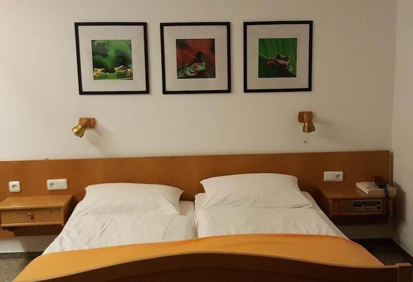 בית מלון כפרי Weinhaus Weis