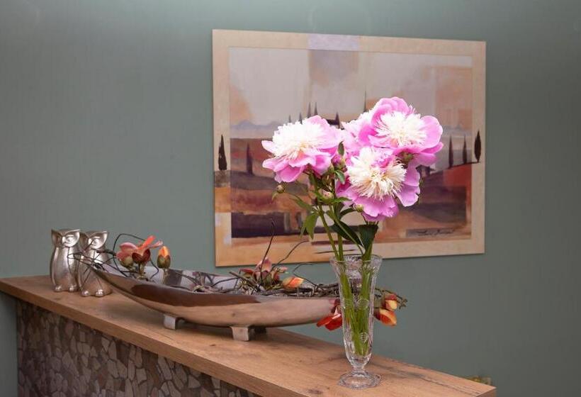 هتل Zum Kreuzberg